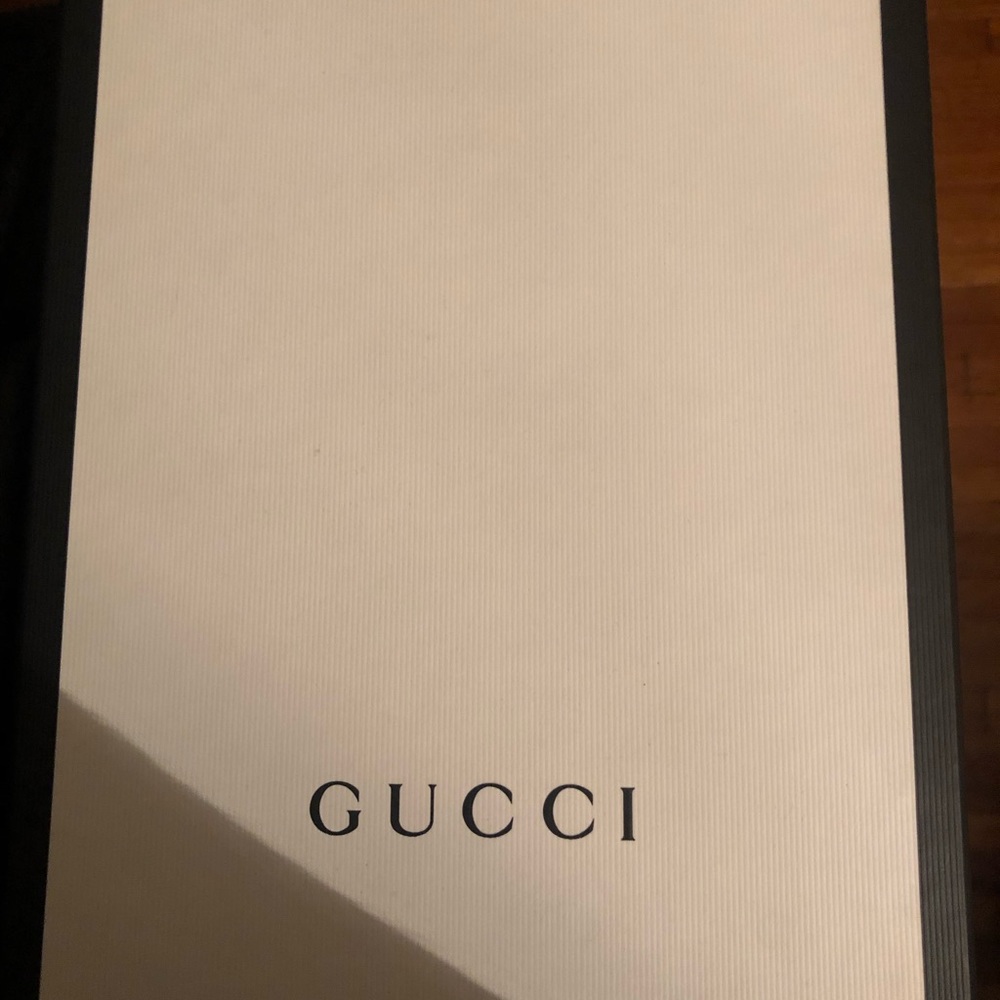 Brand New Gucci Sneakers size 41 (US size 8) - Picture 4 of 6